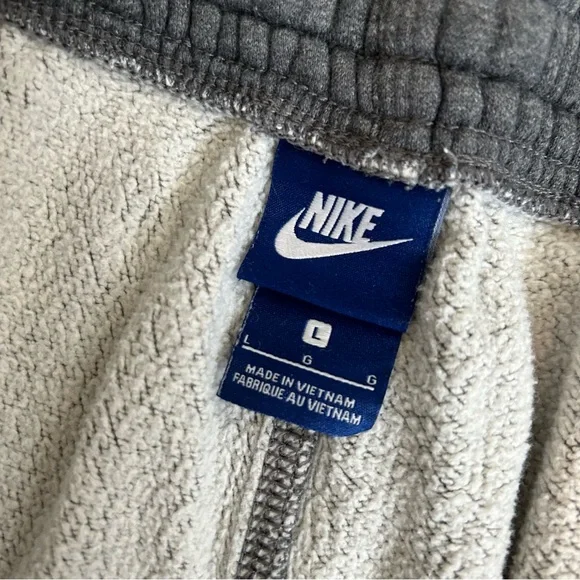 Men’s Nike sweatpants - Picture 4 of 5